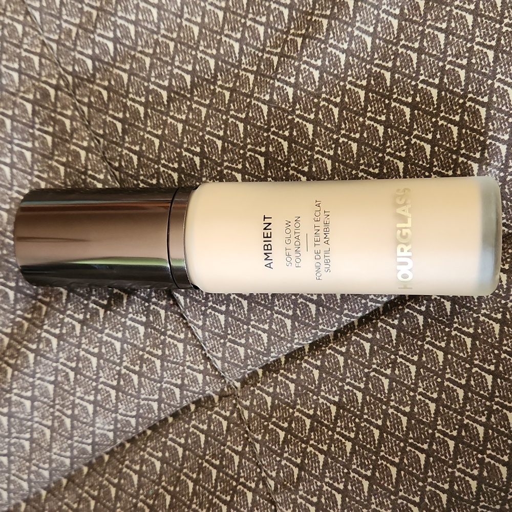 Hourglass Ambient Soft Glow Foundation - 6.5